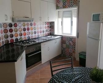 T1 casino area next to the beach - Póvoa de Varzim - Kitchen