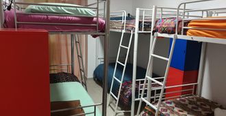 Lisbon Hostel Terminal 4 - Lisbon - Bedroom