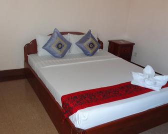 Golden Noura Villa Pub & Restaurant - Phnom Penh - Bedroom