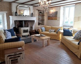 Tres Jolie - Saint-Jean-d'Angély - Huiskamer