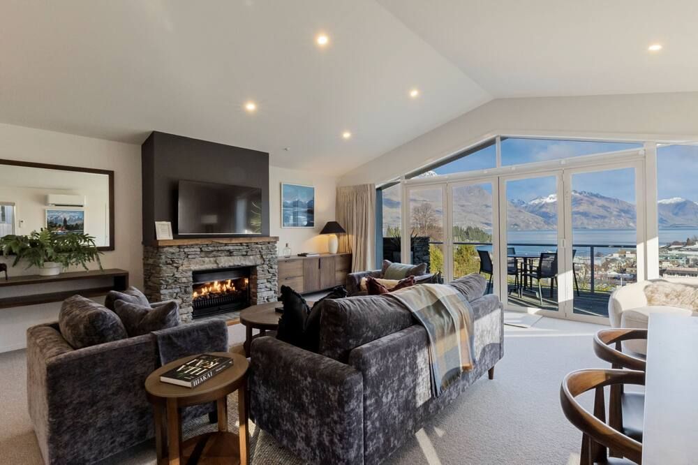 كوينزتاون هاوس