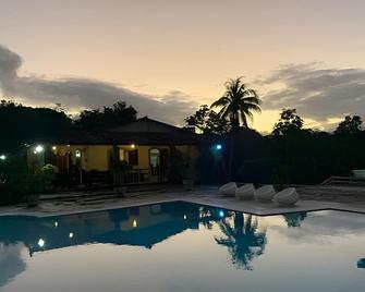 Sítio em Aldeia com piscina e vista para o vale - Camaragibe - Piscina