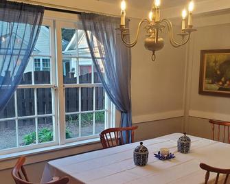 Mimi's Sweet Retreat - Waxhaw - Comedor