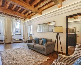 Pontevecchio Stylish Apartment in Florence - Florencie - Obývací pokoj