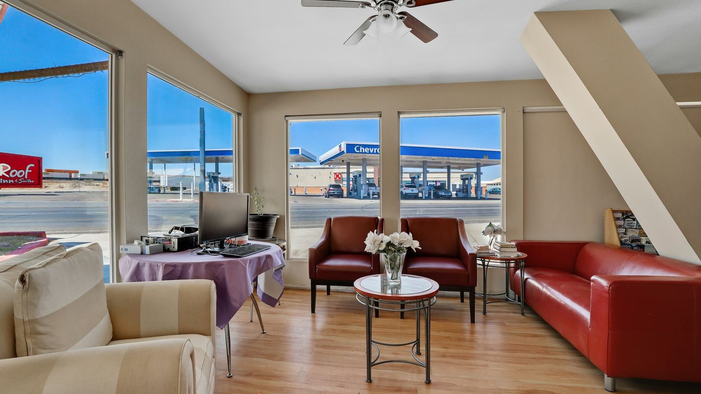 針城紅屋頂汽車旅館