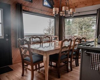 Ocean-view Cabins on the Anchor Point Bluff - Anchor Point - Dining room