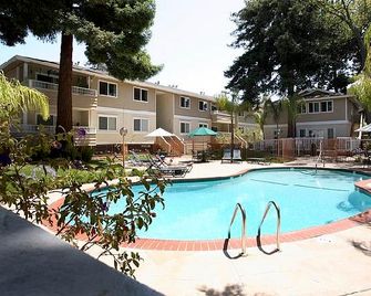 Laurel Grove Apartments - Menlo Park - Bazén