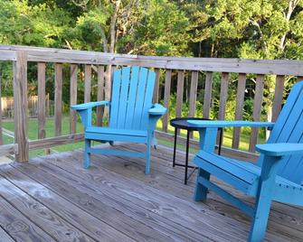 Charming studio in peaceful Long Beach with AC - Long Beach - Balcón