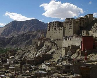 Sambhava Inn Leh Ladakh Ut - Leh - Außenansicht
