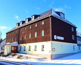 Hotel Restaurant Schwarzes Ross - Oberwiesenthal - Bygning