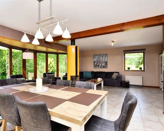 Beautiful Holiday Home in Durbuy with Garden - Septon - Eetruimte
