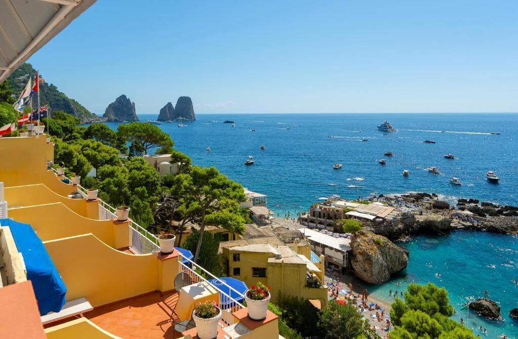 Hotel Weber Ambassador - קאפרי - מרפסת