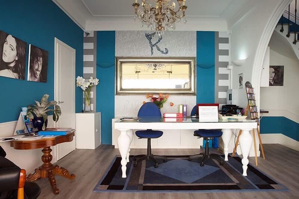 Hotel de charme Regency - Roquebrune-Cap-Martin - Centre d'affaires