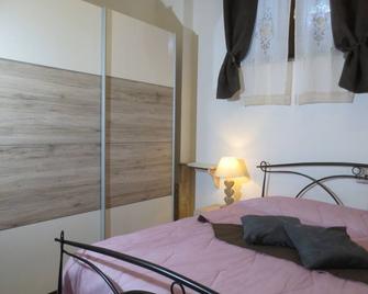 Molveno Suite Luxury Molveno Centro - Modern White Design Furniture - Molveno - Bedroom