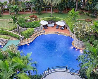 Angsana Oasis Spa & Resort - באנגאלור - בריכה