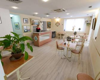 Appia Hotel - Cannes