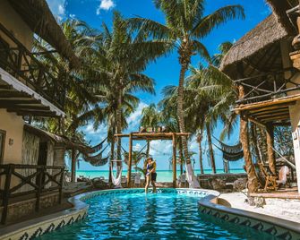 Holbox Dream Beachfront Hotel - Holbox - Pool