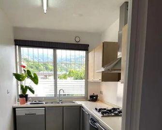Manaeva L3 - Papeete - Cocina