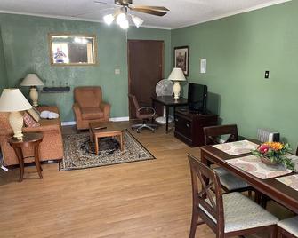Great Country Apartment Near Usm - Hattiesburg - Living room