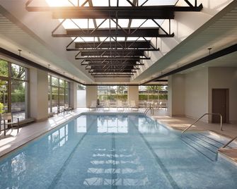 Embassy Suites by Hilton Detroit Troy Auburn Hills - Troy - Piscina