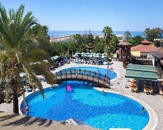 سيهير ريزورت آند سبا - شامل جميع الخدمات - سيد - حوض السباحة