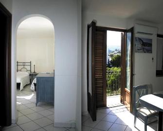 Case Vacanze S. Anna - Lipari - Balcón