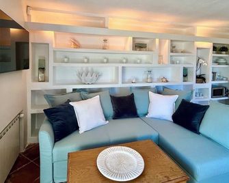 Large Interior Designed Studio with Pool in the Gulf of Saint-Tropez - La Garde-Freinet - Living room