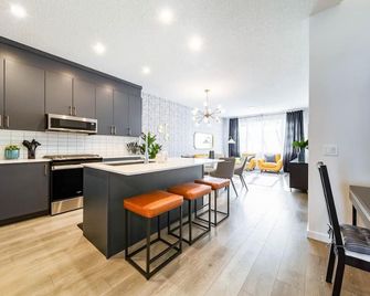New-Luxury 6br Retreat-Hot Tub-Kingbed-Ev Charger - Edmonton - Cuisine