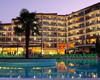 Madara Park Hotel - גולדן סאנדס - בניין