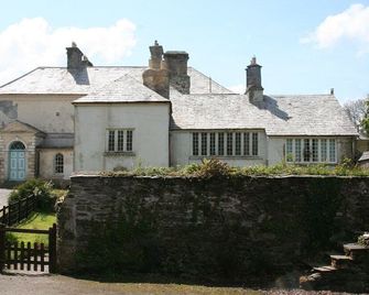Kelly House - Lifton - Building