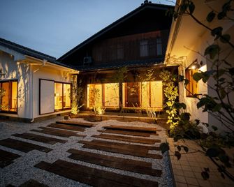 Cafe & Stay Castana - Matsumoto