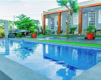 Geni's Villa & Spa Arusha - Arusha - Pileta