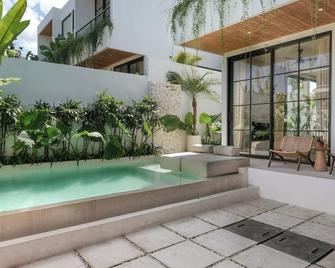 Villa Maka Pererenan - North Kuta - Pool