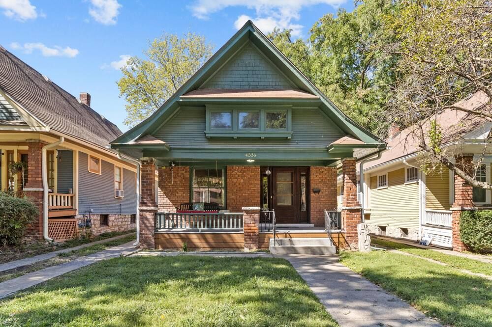 KC Nest - Mins from Plaza + Streetcar + Parking! - קנזס סיטי - בניין