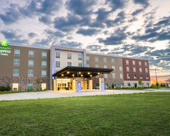 Holiday Inn Express & Suites Cedar Rapids Ne - Marion By IHG - Marion - Gebouw