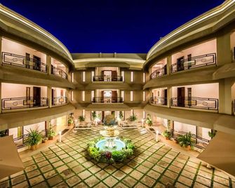 Hotel Lubumbashi - Lubumbashi - Edificio