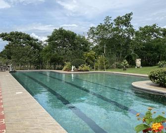 Staycation in Calamba City Laguna - Calamba - Piscina