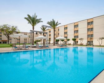 Novotel Cairo Airport - Cairo - Piscina