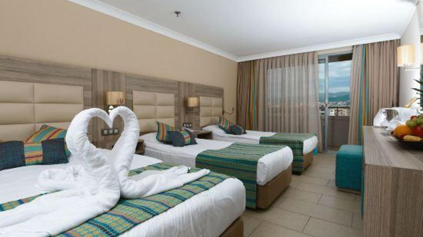 Insula Resort & Spa
