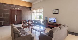 Endah Parahyangan Hotel - Bandung - Sala de estar