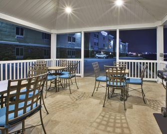 Candlewood Suites Morgantown-Univ West Virginia By IHG - Morgantown - Parveke