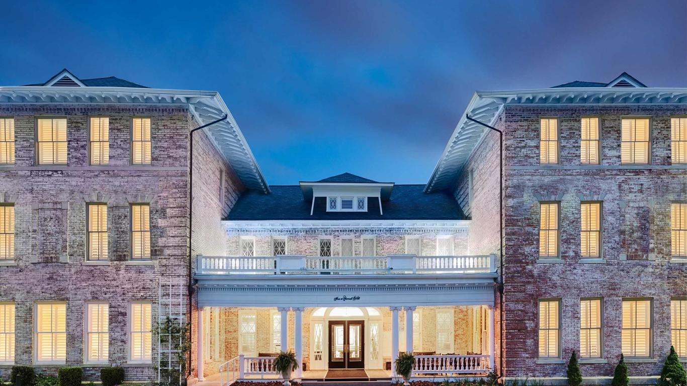 The Inn At Carnall Hall