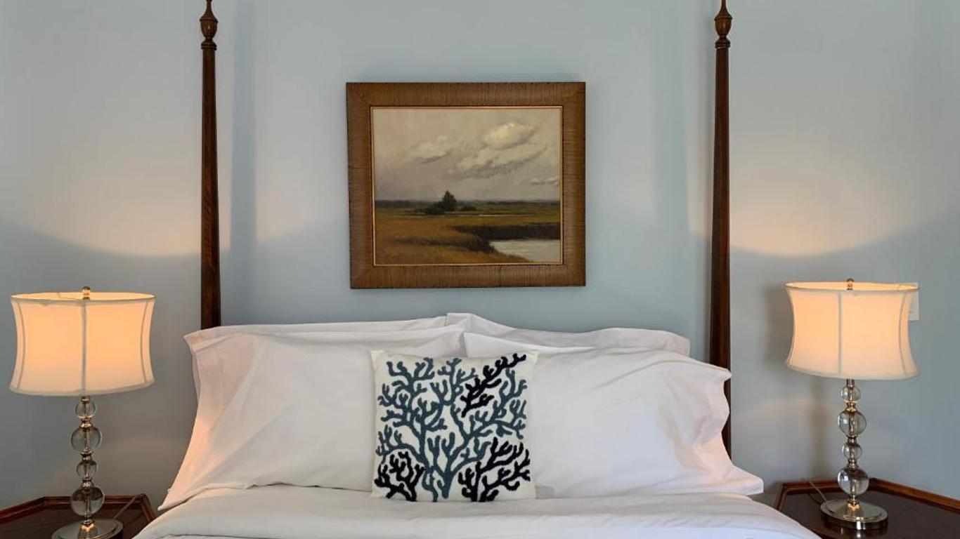 The Oak Bluffs Inn