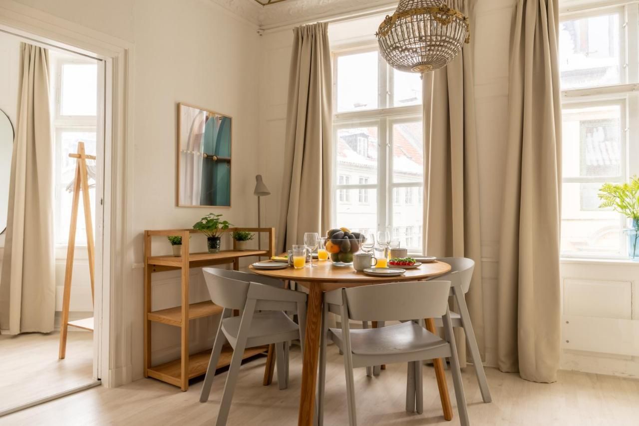 Comfortable 2BR for 6 near Tivoli & City Center – København