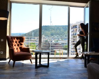 Panorama 360 Hotel - Tiflis - Balcón
