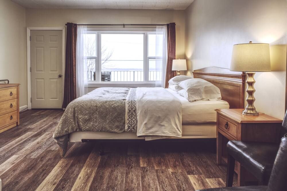 Lakeside Inn - Orillia