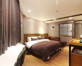 Jinju Hotel The Cloud - Jinju - Habitación