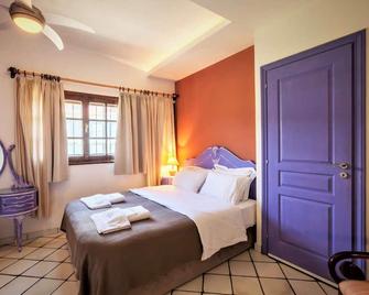 Cozy Double Room incl breakfast - Néos Marmarás - Slaapkamer