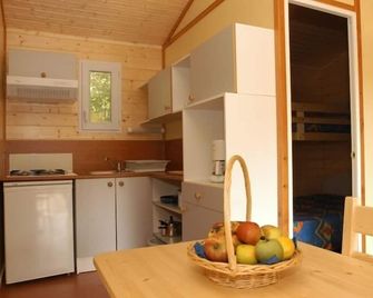 Les Chalets De La Heronniere - Chef-Boutonne - Cocina