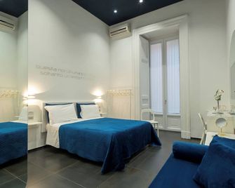 Skyhouse Chiatamone - Napoli - Camera da letto